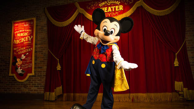 mickey-mouse-at-town-square-theater-00